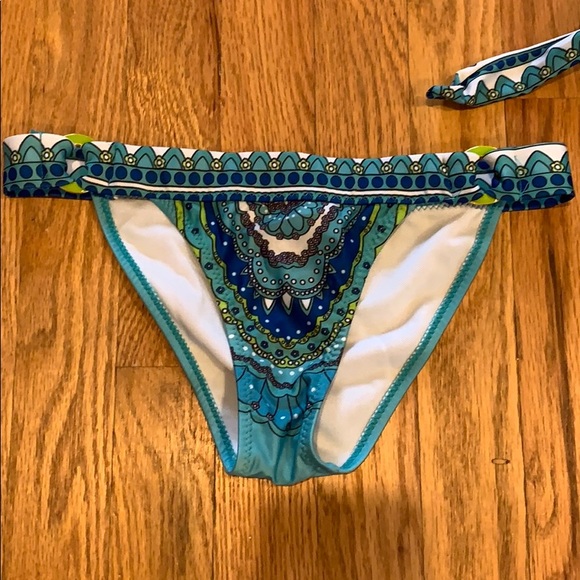 Never worn Zaful print halter bikini set (S) - Picture 2 of 7